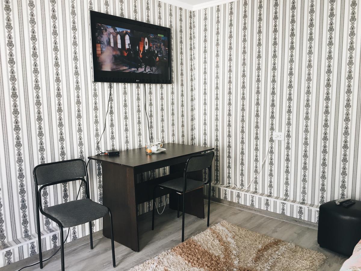 Holiday Hostel House Bisjkek Eksteriør billede