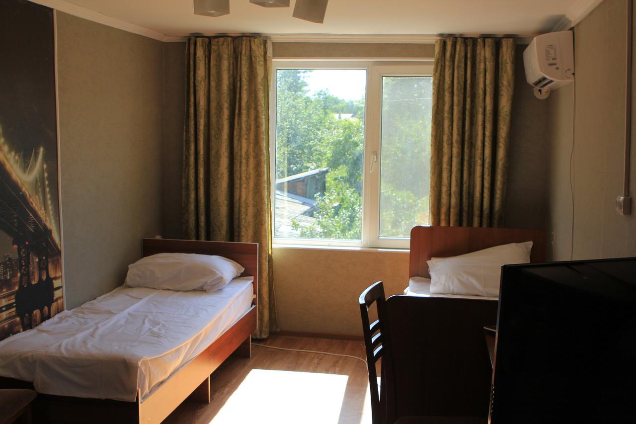 Holiday Hostel House Bisjkek Eksteriør billede