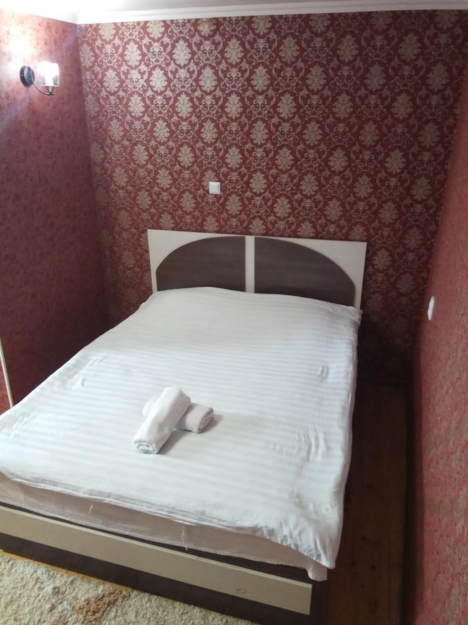 Holiday Hostel House Bisjkek Eksteriør billede